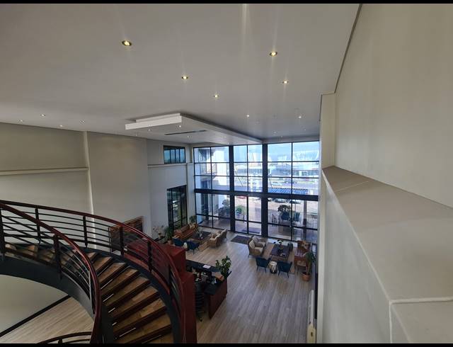 1,691M² OFFICE FOR SALE IN BRYANSTON